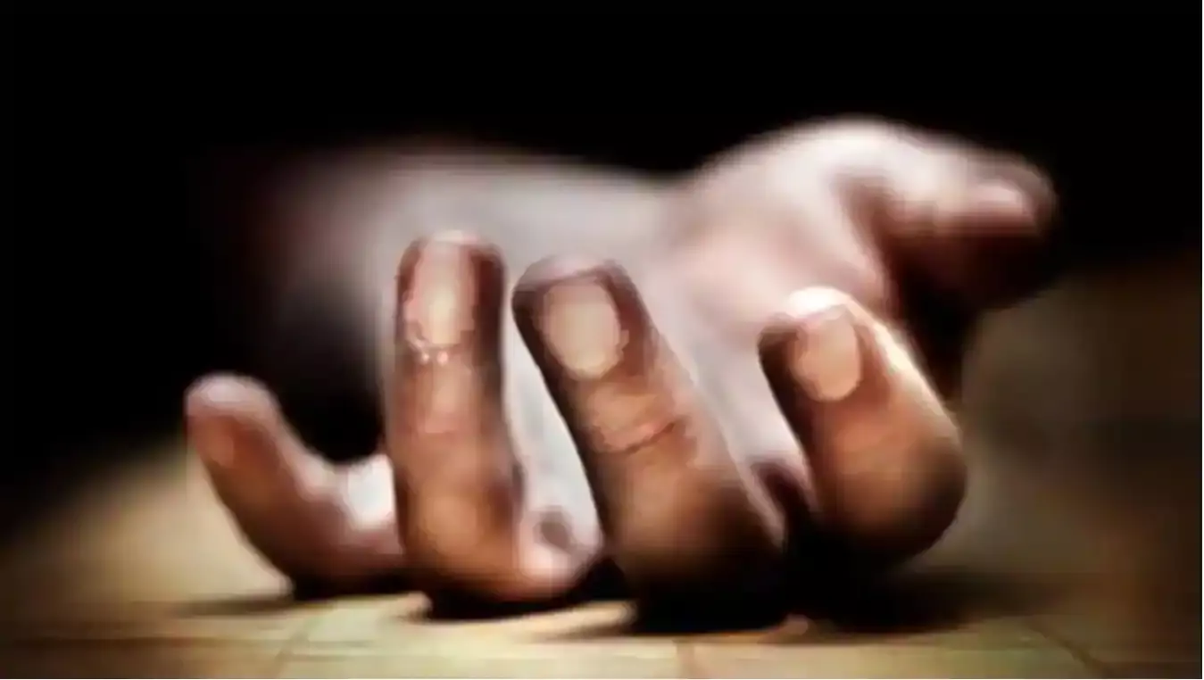 Kolkata family forced to stay with 70-year-old's dead body for 2 days after authorities deny help